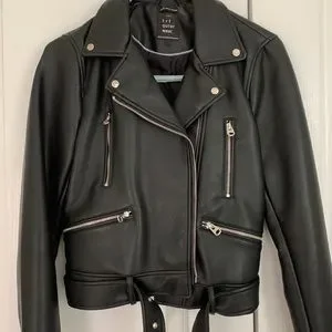 ZARA trf outer wear ブラック レザージャケット Mサイズ Zara TRF Collection Women's Black Faux Leather Biker Jacket